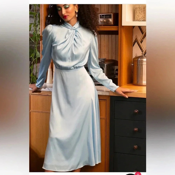 Alexia Admor Gillian Dress Blue Satin NWT Size 2 - Picture 1 of 15